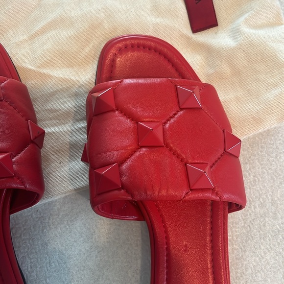 Valentino Rock Stud slides. Vibrant Red. Size 37 - Picture 3 of 5